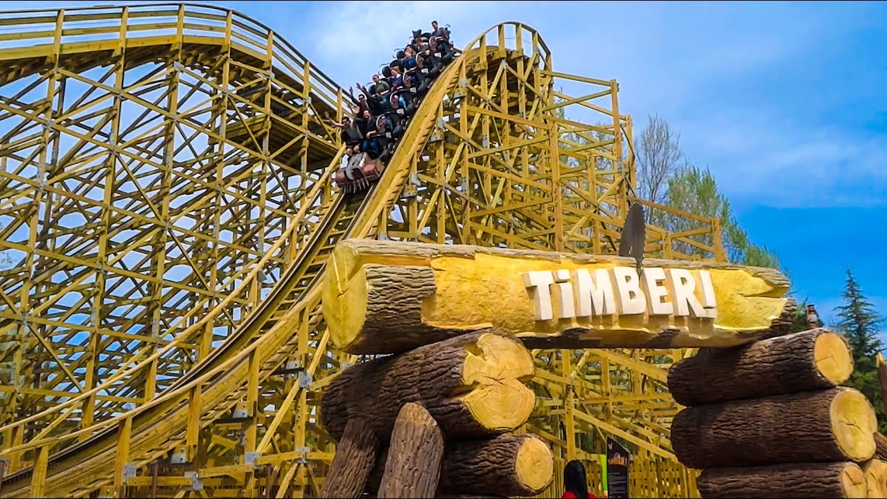 Montagnes russes Timber au parc Walibi Rhône-Alpes
